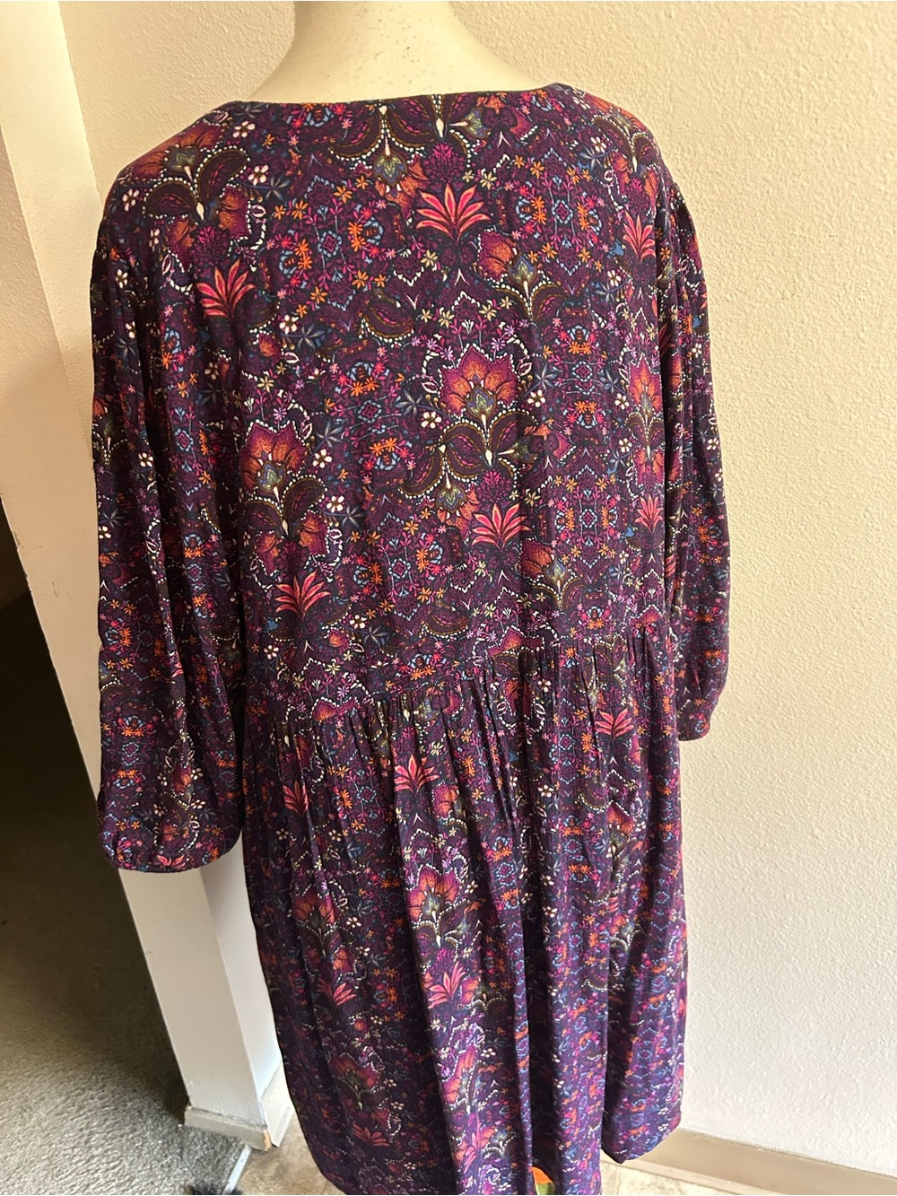 V-Neck Boho Floral Tunic Dress in Deep Purple & Magenta Sz 2X - Picture 4 of 5